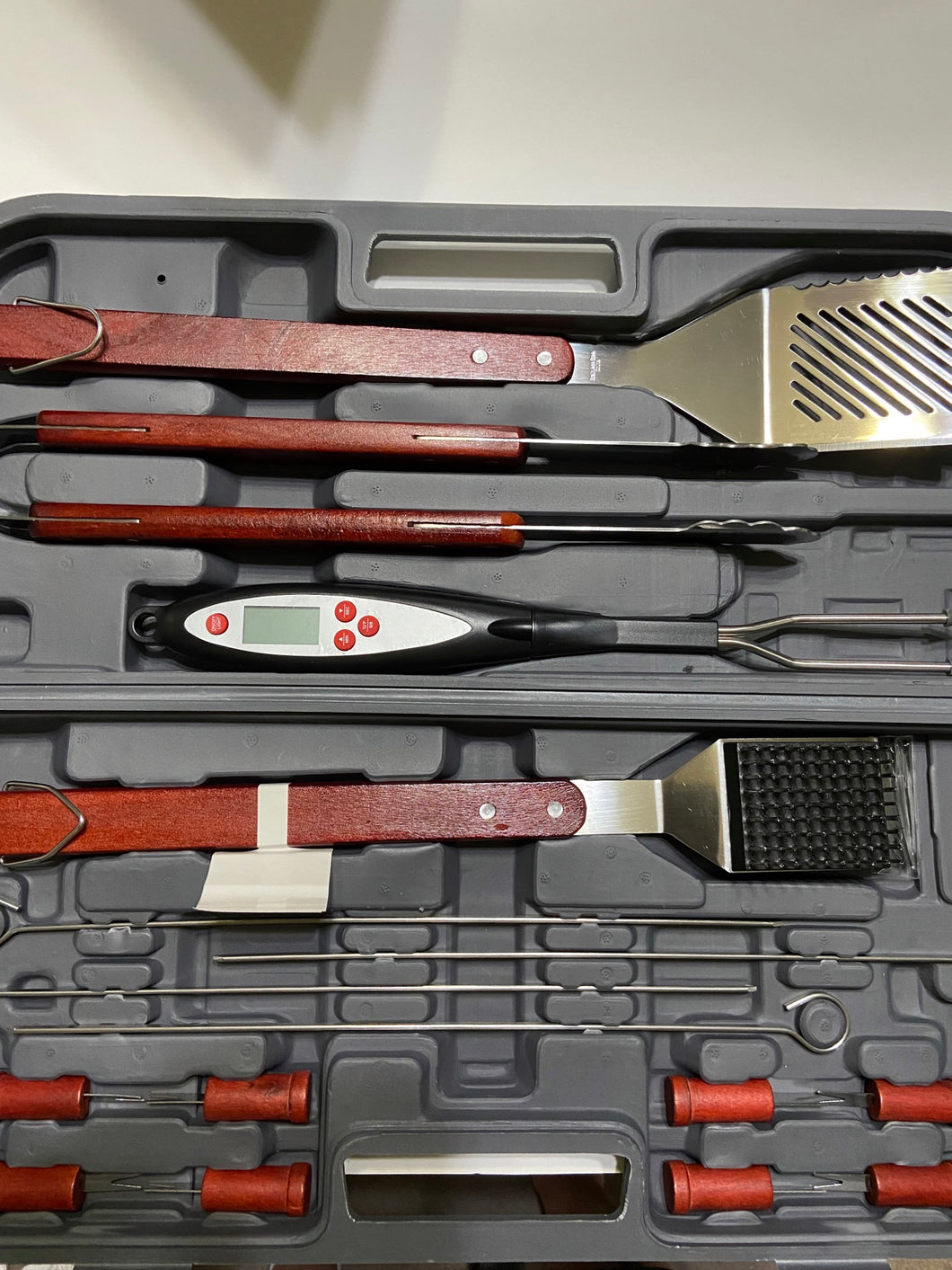 17 Piece Grilling Tool Set